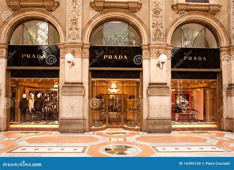 prada italy site.